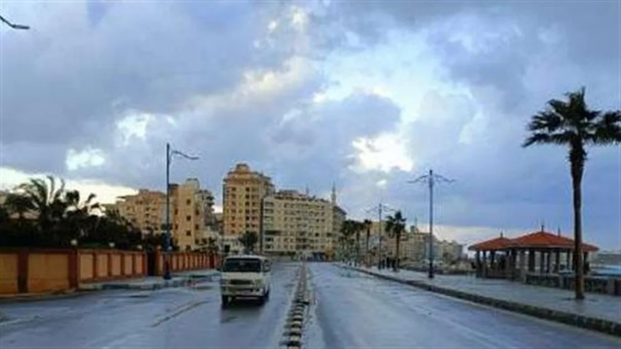 حالة الطقس التي تنتظرك في القاهرة: حرارة ورطوبة مع رياح نشطة